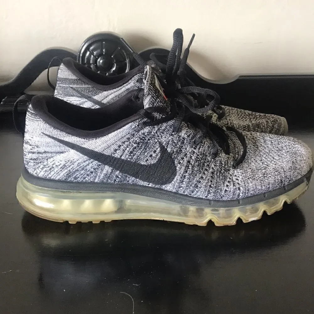 Nike Oreo fly knit max preowned running shoes